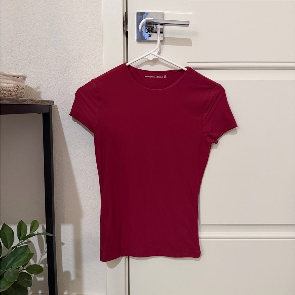 Abercrombie Soft Matte Seamless Tuckable Baby Tee